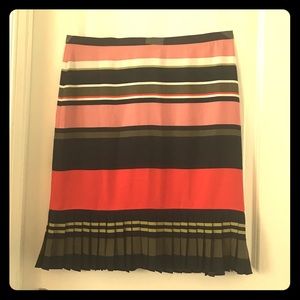 Skirt with back zipper/never worn